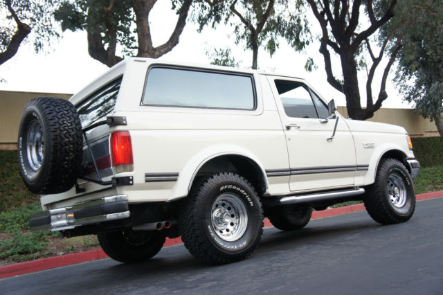 1989 Ford Bronco 5.8L V8 4x4 ~ GARAGE KEPT~ VERY LOW MILES!!! - photo 4