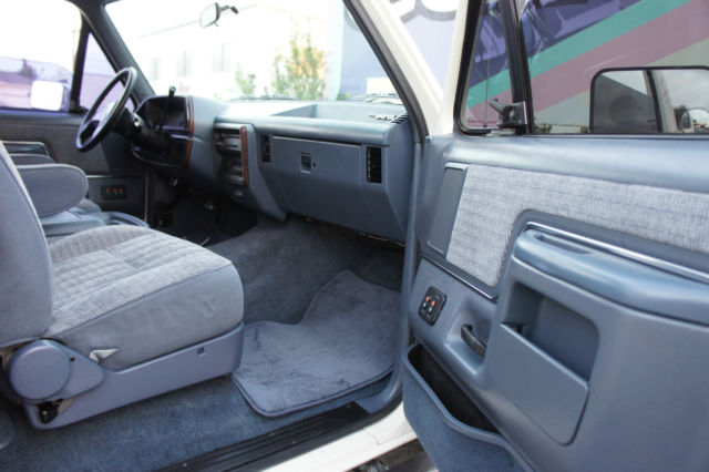 1989 Ford Bronco 5.8L V8 4x4 ~ GARAGE KEPT~ VERY LOW MILES!!! - photo 9