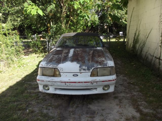 1987 Ford Mustang GT - photo 12