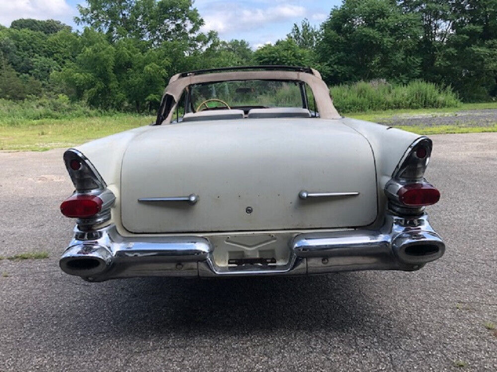 1957 Pontiac Bonneville - photo 3