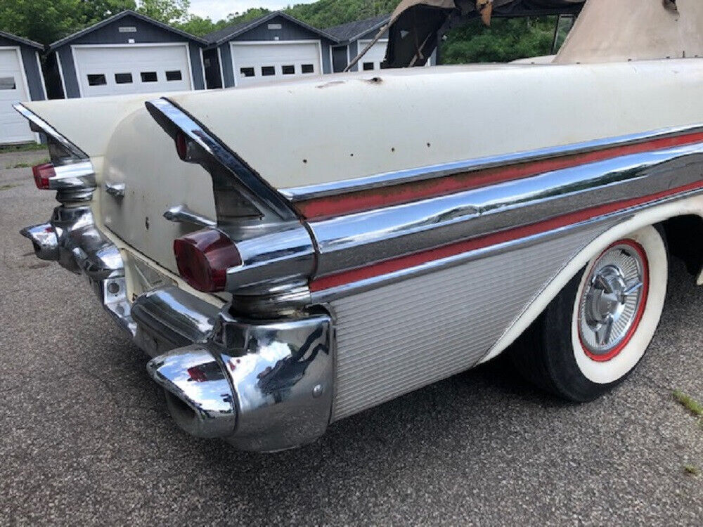 1957 Pontiac Bonneville - photo 8