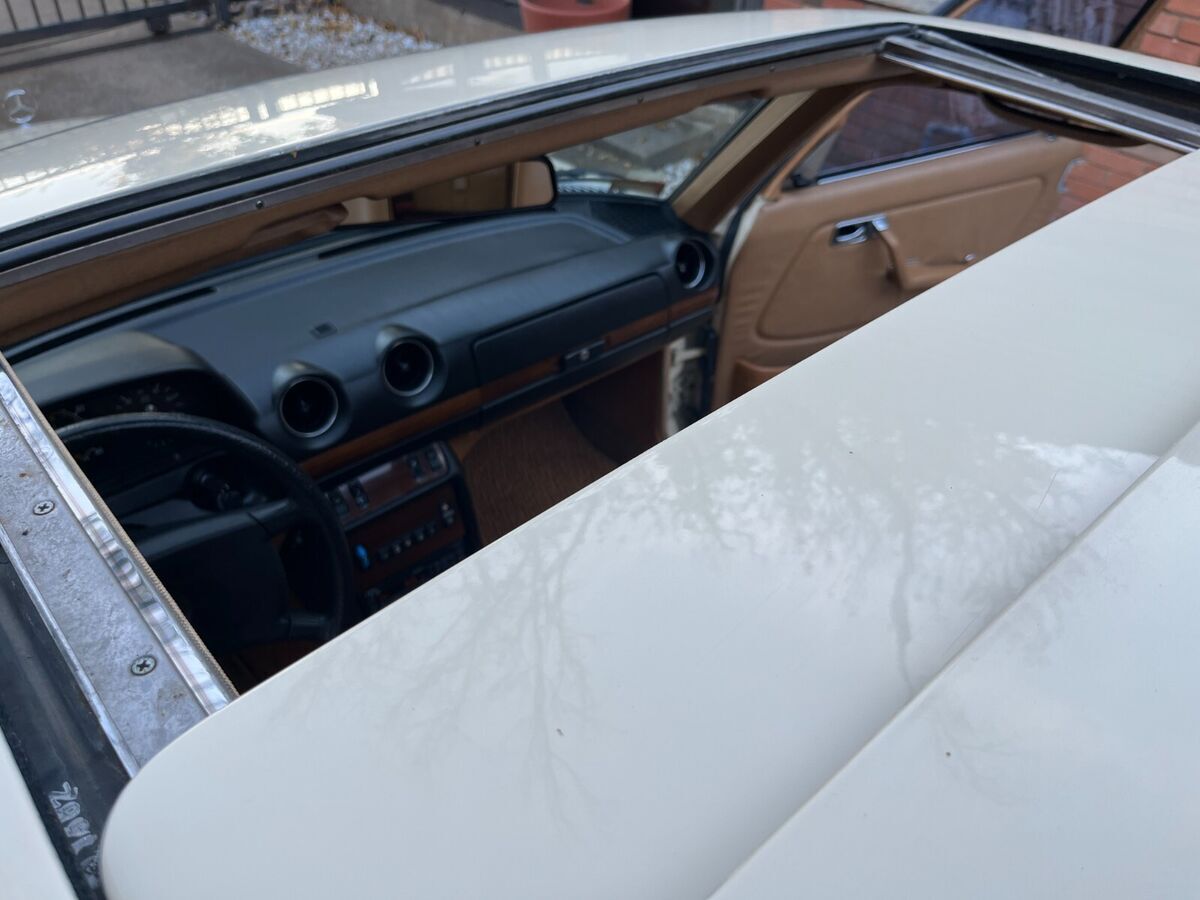 1982 Mercedes-Benz 300-Series 300D Turbo Diesel, ONE OWNER TX CAR, LOW MILES - photo 11