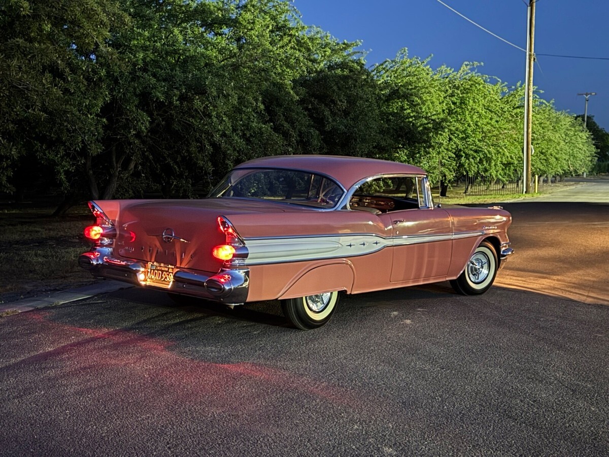1957 Pontiac Chieftain - photo 2