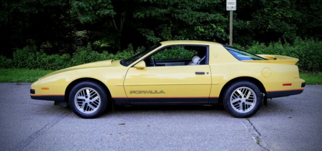 1987 Pontiac Firebird Formula - photo 2