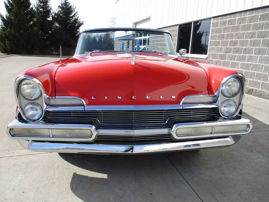 1957 Lincoln Premiere Convertible - photo 7