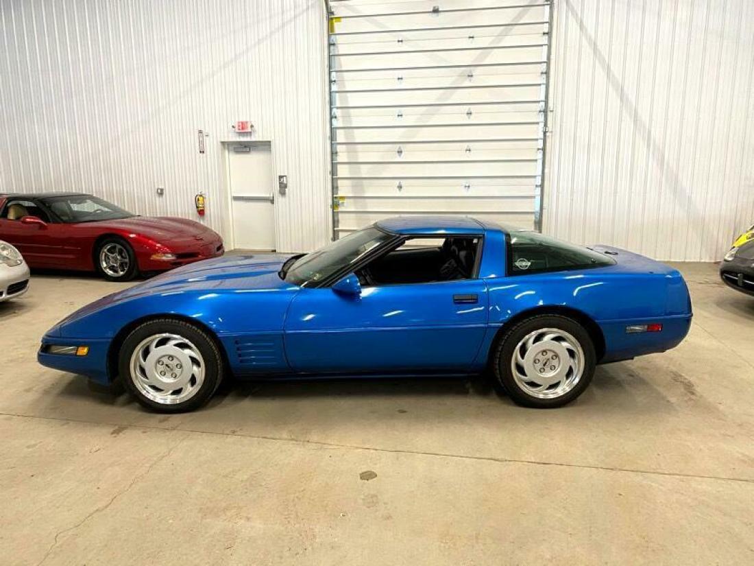 1991 Chevrolet Corvette FREE SHIPPING UP TO 1000 MILES WITH BIN! - photo 2
