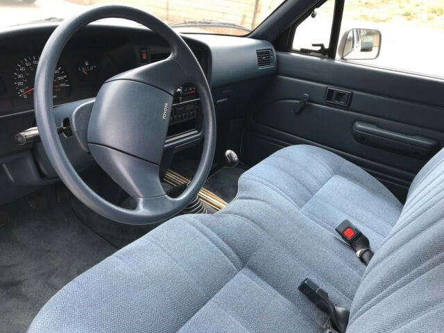 1989 Toyota long bed pickup with camper Blue - photo 3
