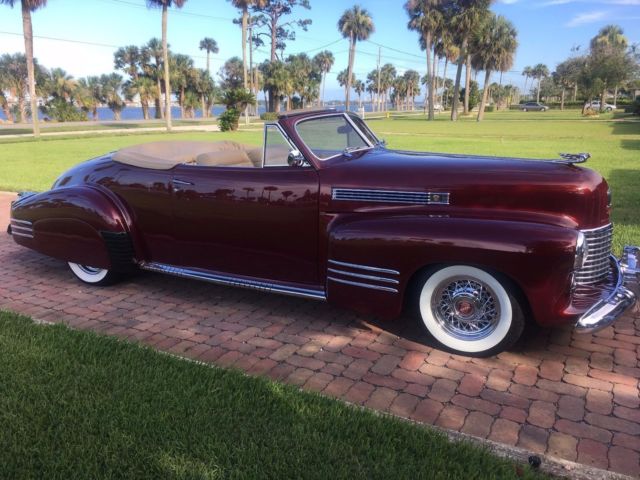 1941 Cadillac Series 62 Convertible - photo 9