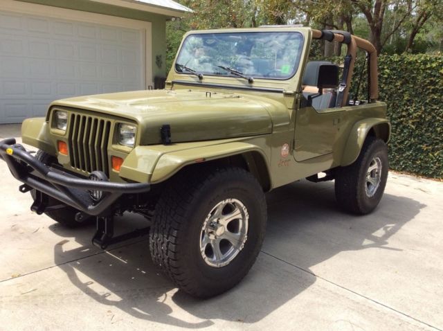 1993 Jeep Wrangler rare Restored 1993 Jeep Wrangler Sahara CAN. Interior - photo 2