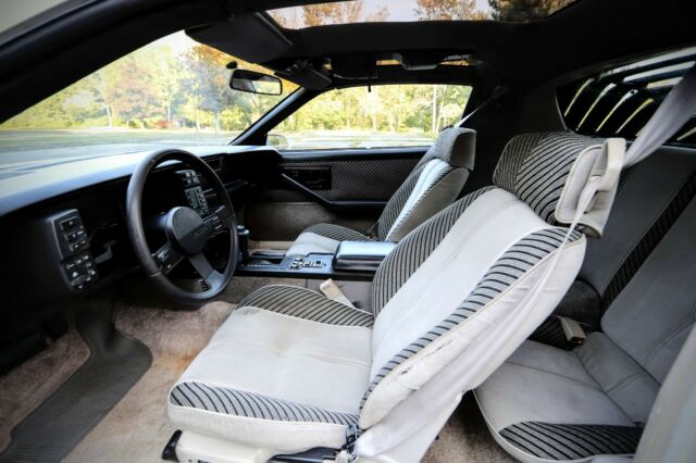 1984 Chevrolet Camaro Starship Berlinetta - photo 11