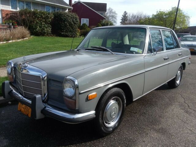 RARE STICK SHIFT 220D W115 MANUAL DIESEL NEEDS TLC 240d 300d 280se w114 280sel 1970 Mercedes-Benz 200-Series W115