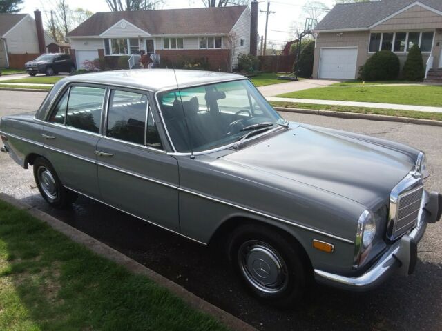 1970 Mercedes-Benz 200-Series W115 - photo 3
