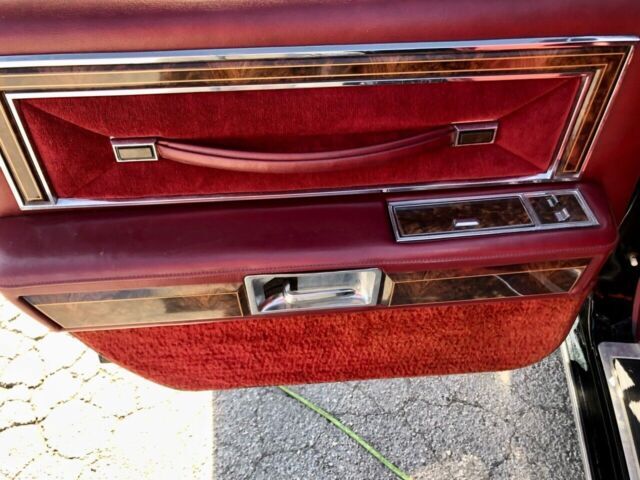 1977 Lincoln Continental - photo 9