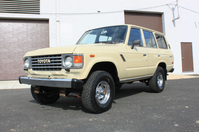 1984 Toyota Land Cruiser 1984 TOYOTA LAND CRUISER FJ60 4X4 FJ40 DEFENDER - photo 2