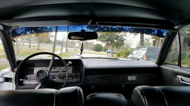 1967 Lincoln Continental Suicide 4 door sedan - photo 5