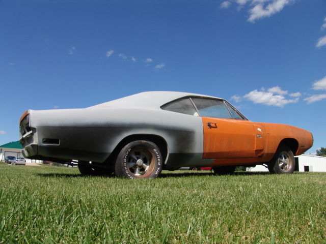 1970 Dodge Charger Many Photos! Factory Tach - photo 2