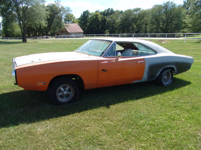 1970 Dodge Charger Many Photos! Factory Tach - photo 7