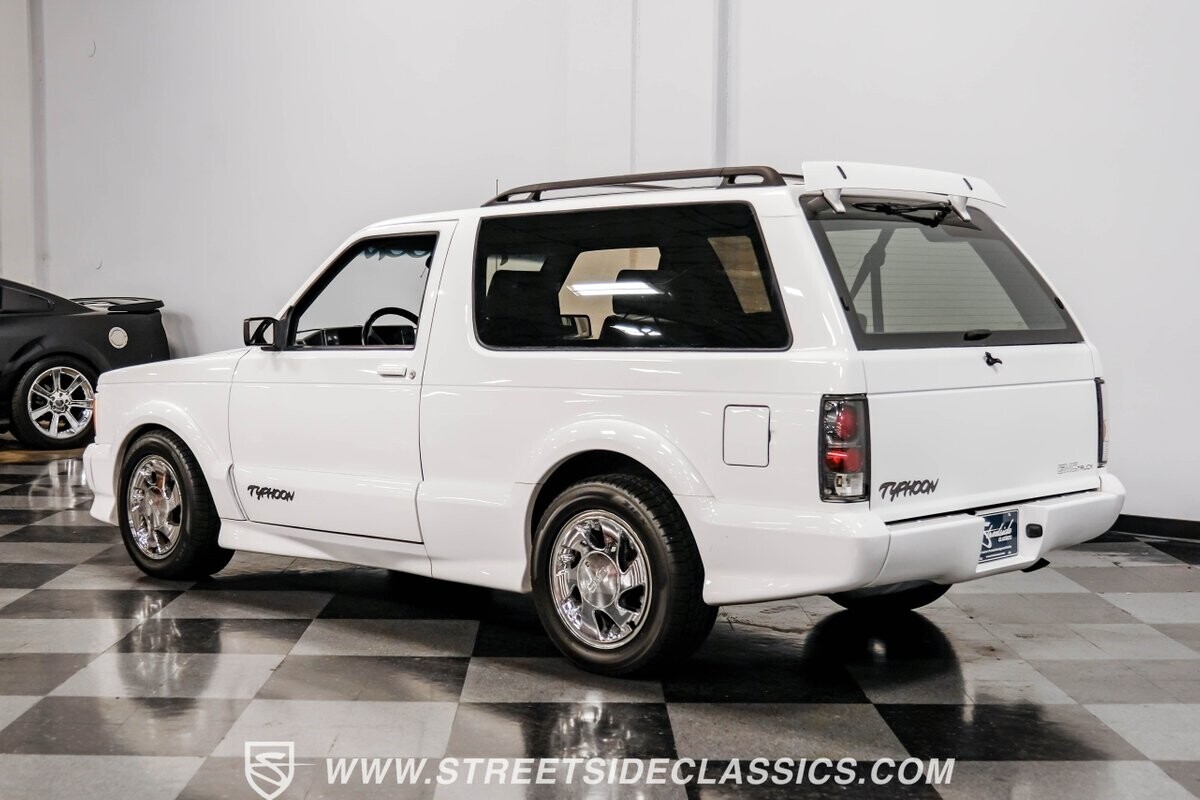 1993 GMC Typhoon - photo 9