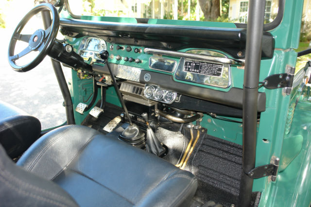 1974 Toyota Land Cruiser FJ40 - photo 12