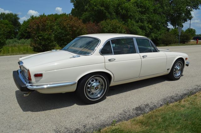 1976 Jaguar XJ12 - L (Long Wheel Base); Series II - photo 10