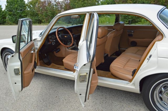 1976 Jaguar XJ12 - L (Long Wheel Base); Series II - photo 13