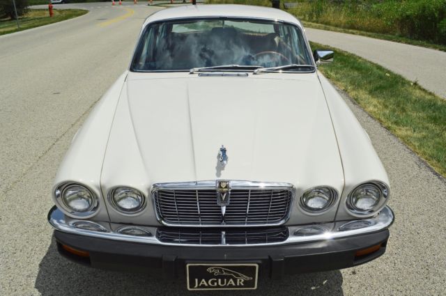 1976 Jaguar XJ12 - L (Long Wheel Base); Series II - photo 3