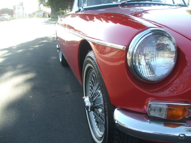1963 MG MGB Roadster - photo 2