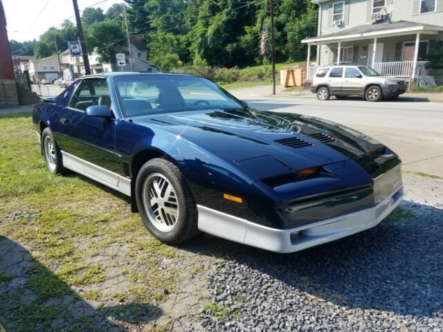 RARE>>>>RARE FACTORY- 5-speed manual !! FACTORY Digital dash!!! 1987 Pontiac Firebird