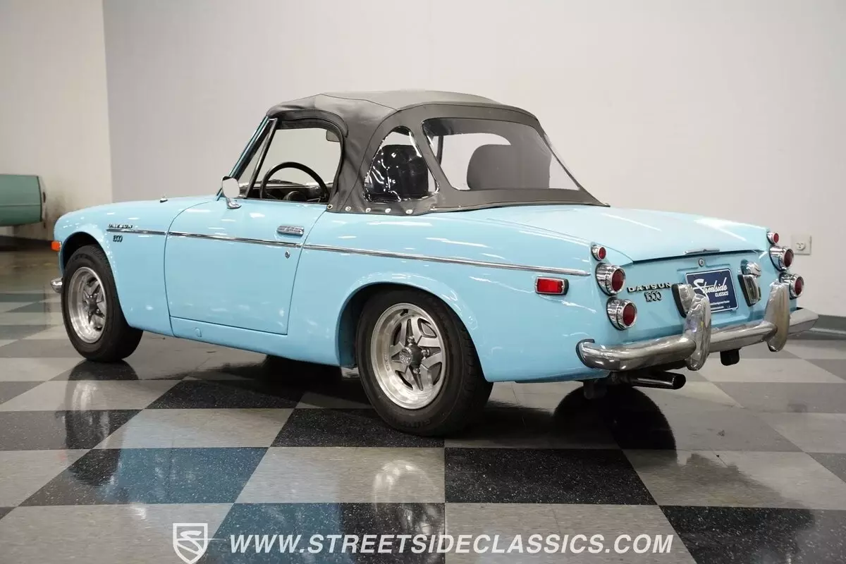 1970 Datsun 1600 Sports Roadster - photo 10