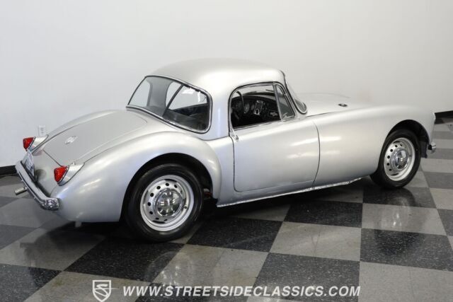 1957 MG MGA Coupe - photo 12