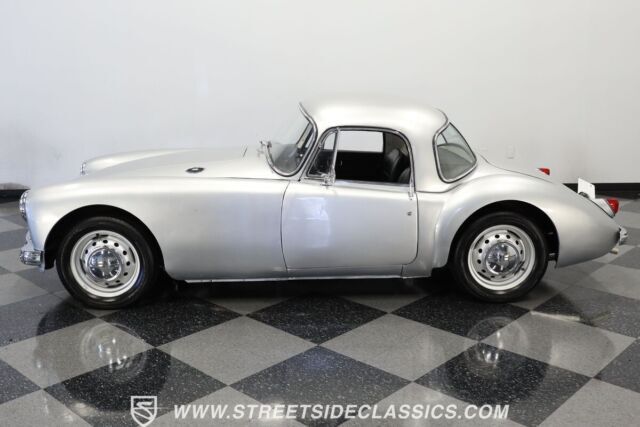 1957 MG MGA Coupe - photo 3
