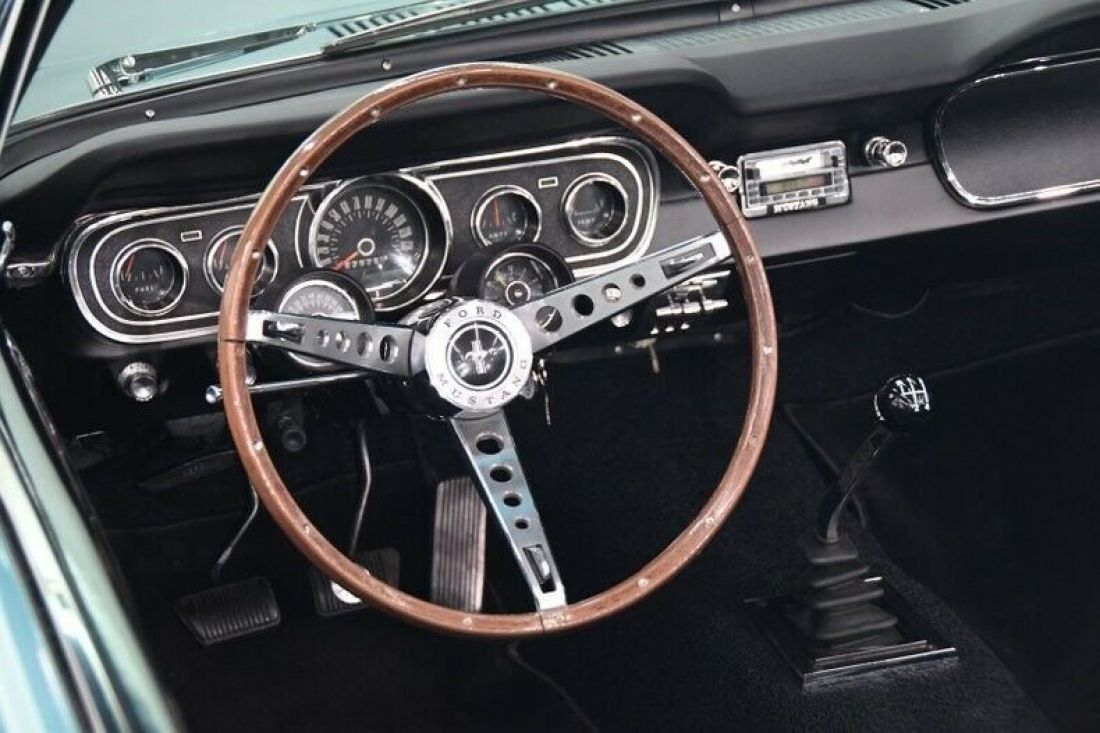 1965 Ford Mustang - photo 2