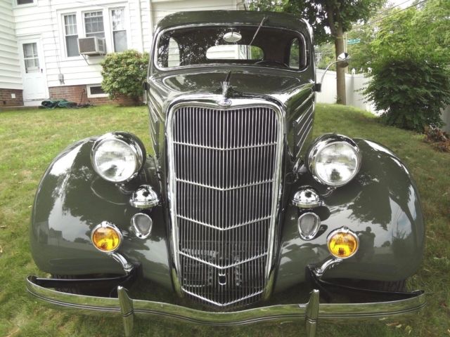 1935 Ford Tudor Touring Sedan Model 48 - photo 3