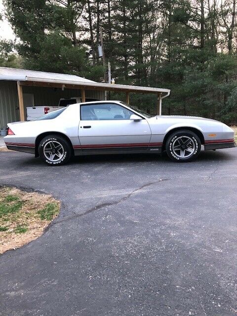 1986 Chevrolet Camaro Z/28 - photo 2