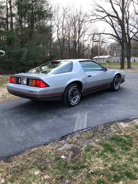 1986 Chevrolet Camaro Z/28 - photo 3