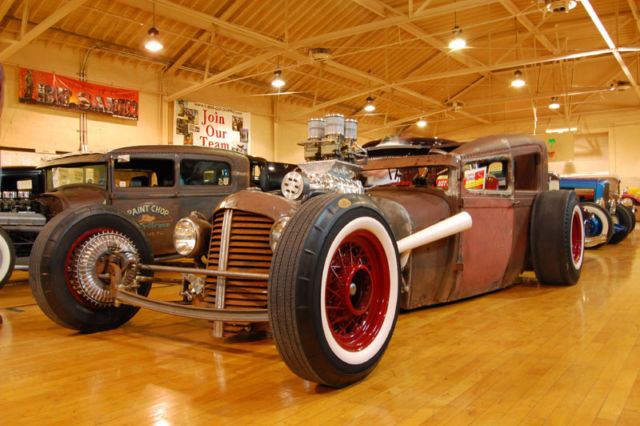 REAL VINTAGE, BLOWN FLATHEAD, TOP LOAD 3SP, BANJO REAR 1929 Ford Model A Tudor