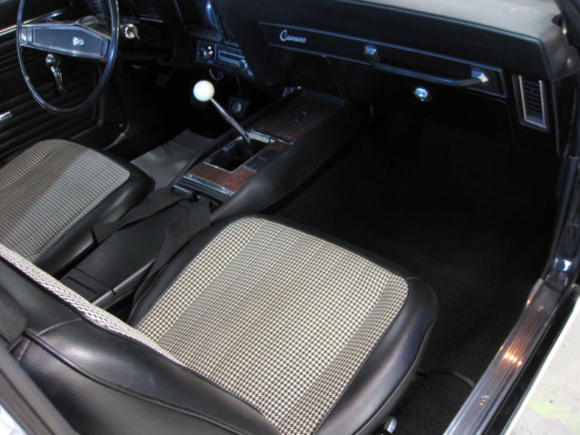 1969 Chevrolet Camaro RallySport SS - photo 11