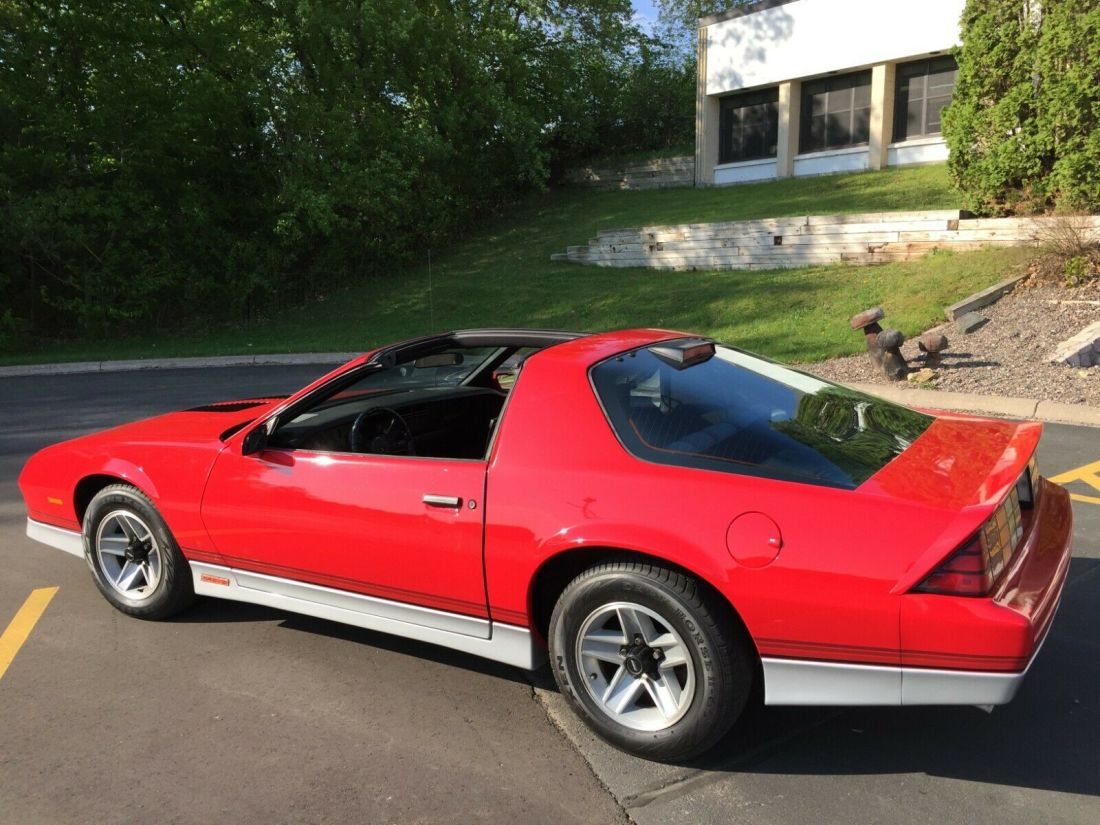 1986 Chevrolet Camaro - photo 2