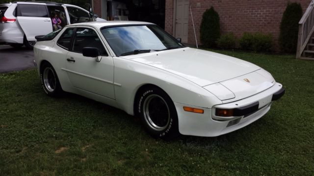 1984 Porsche 944 - photo 2