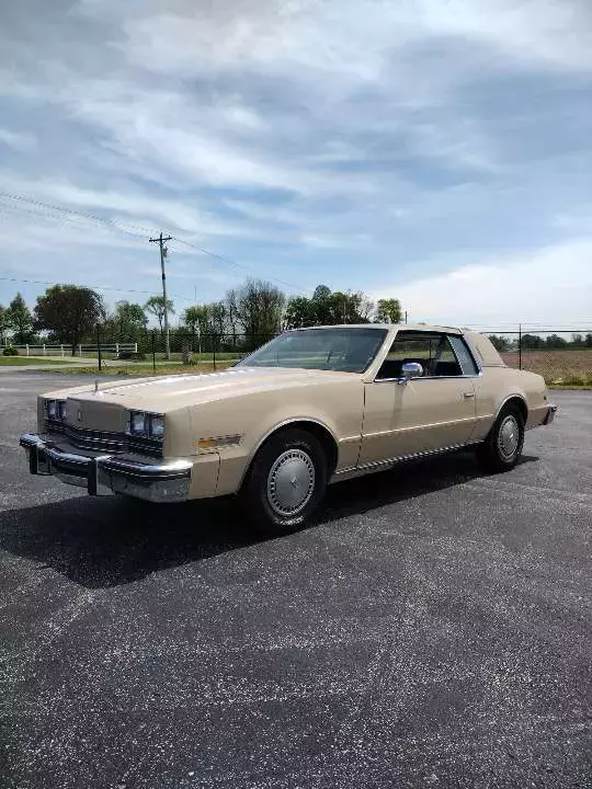 Really nice daily driver runs fantastic no issues to keep from enjoying 1985 Oldsmobile Toronado BROUGHAM