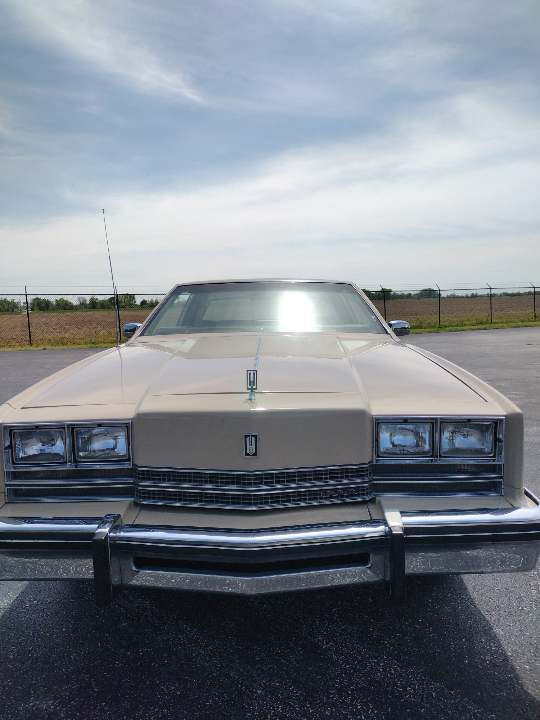 1985 Oldsmobile Toronado BROUGHAM - photo 13