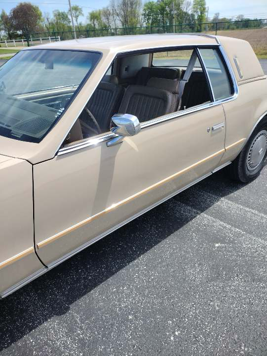 1985 Oldsmobile Toronado BROUGHAM - photo 4