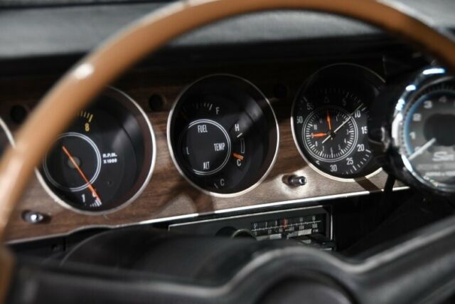 1970 Dodge Challenger R/T - photo 2