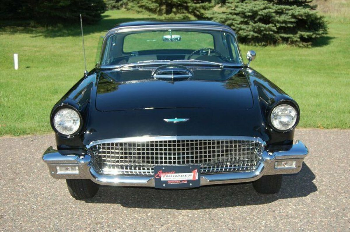 1957 Ford Thunderbird - photo 2