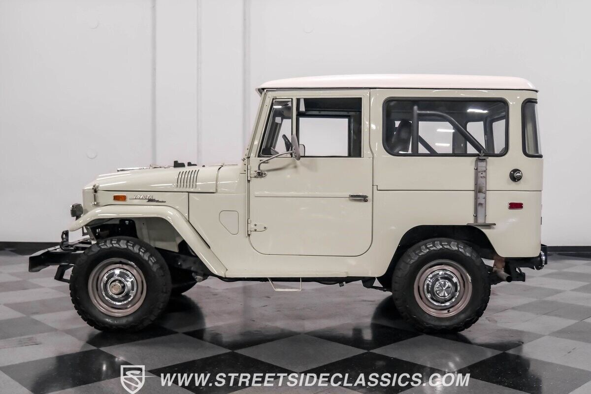 1971 Toyota Land Cruiser FJ40 - photo 3