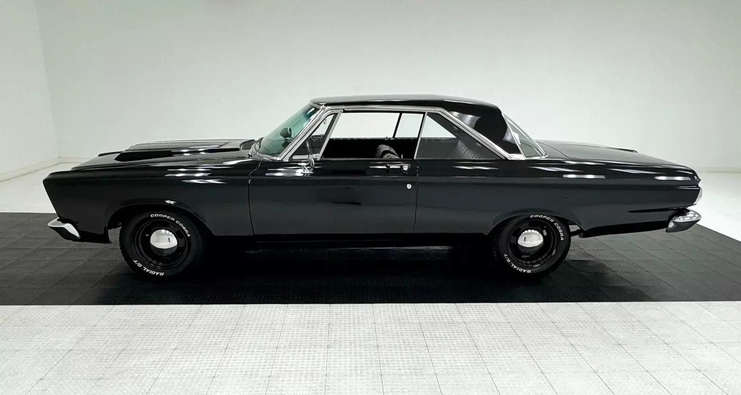 1965 Plymouth Fury Hardtop - photo 2
