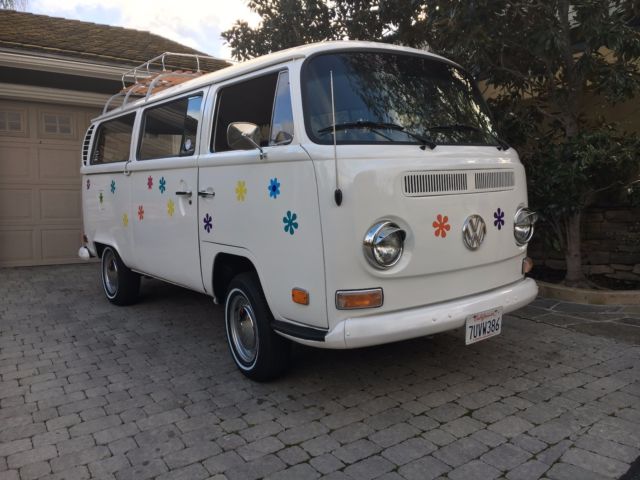 1971 Volkswagen Bus/Vanagon Rebuilt Motor, Suspension, New Paint and Interior - photo 6
