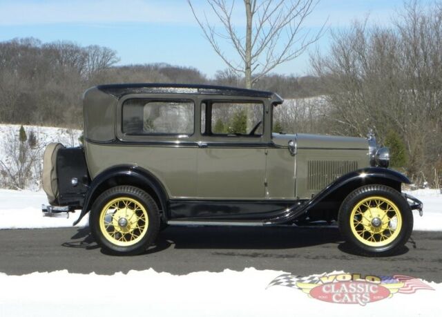 1931 Ford Model A Tudor - photo 2