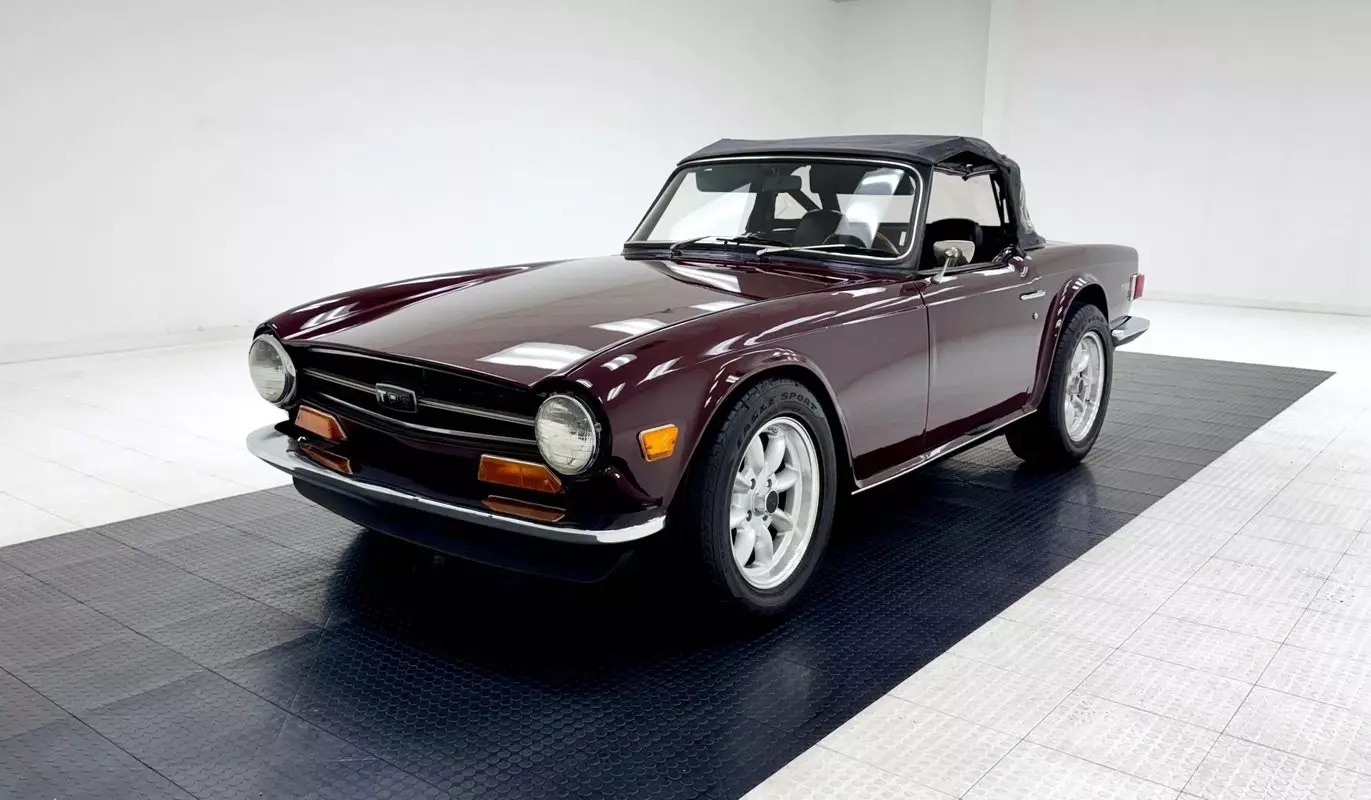 Recent Maintenance/2.5L 6 Cylinder/Toyota 5-Speed Manual/4 Wheel Discs Brakes 1972 Triumph TR-6 Roadster