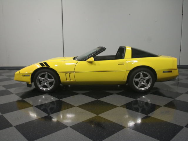 1985 Chevrolet Corvette Base Hatchback 2-Door - photo 2